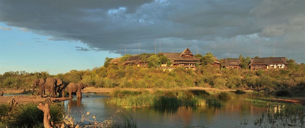 Victoria Falls Safari Lodge Exterior foto